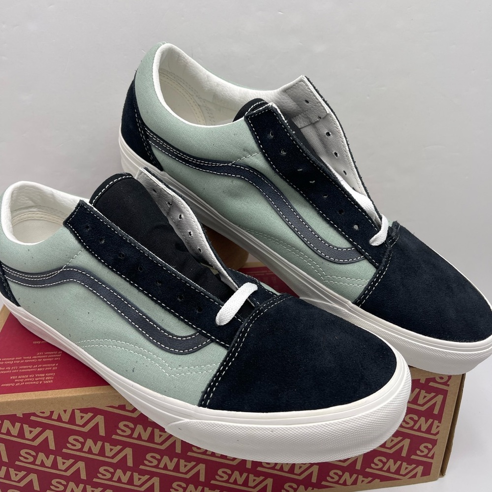 Vans Men’s Old Skool
Basics Gray Mist
VN000D7ZM8I Sneakers - Picture 8 of 16